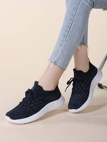 Summer Mesh Breathable Lace Lady Sneakers Lightweight Outdoor Fashion Walking Shoes Running Shoes