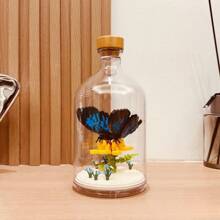 Un ensemble de décorations de bureau en blocs de construction créatifs, comprenant des papillons, des abeilles, des coccinelles, des coléoptères, des mantes, des libellules, des poulpes, des bernard-l'ermite, des poissons-globes, des blocs de construction d'hippocampes, des décorations pour la maison, des décorations créatives faites à la main et une décoration de salle de plantes en pot simulées