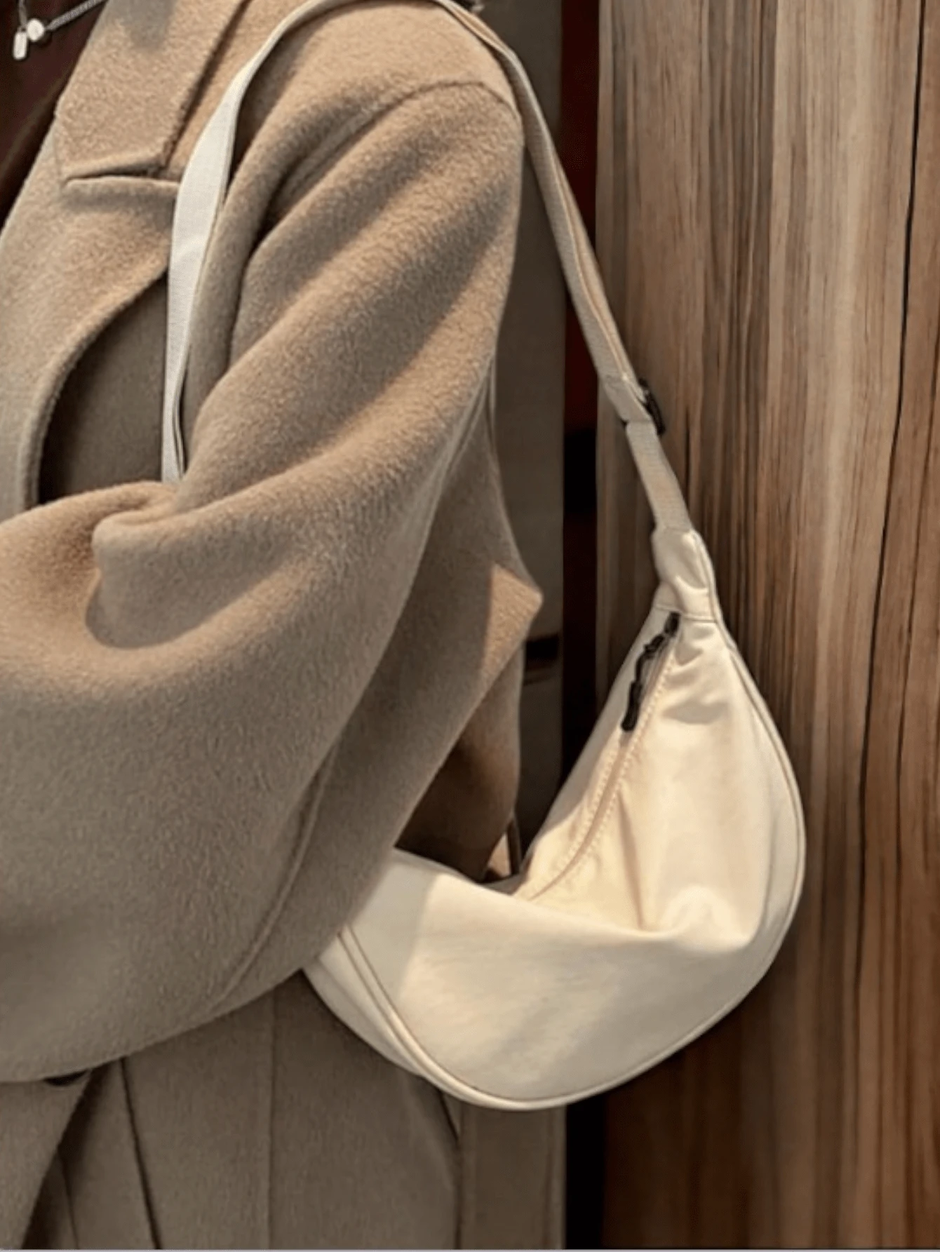 Bolso de hombro con forma de media luna, bolso casual, gran variedad de colores a elejir.