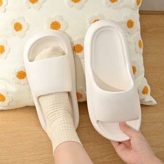 Neuer Sommerstil, modische, einfache und einzigartige Herren- und Damen-Hausschuhe, für den täglichen Lässig-Gebrauch vielseitig einsetzbar. Dicke Sohle, atmungsaktiv, weich und bequem. EVA-Material, speziell für das Badezimmer geeignet, rutschfest, geruchsneutral, antibakteriell, Fußschutz, schnelltrocknend | Super Dämpfung | Geeignet für Strand/Outdoor-Straße/Schlafzimmer, Badezimmer usw. [Es wird empfohlen, eine Größe größer zu bestellen, für mehr Komfort.]