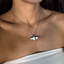 CIREY 1pc Unique Cute Hammerhead Shark Necklace For Women, Suitable As Gift Or Daily Accessory - Manta Ray - View 3