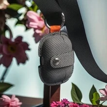 豪華 PU 皮革耳機保護殼附掛鉤，相容 4；相容 3 (2021)/ 4 (2024) 保護殼；PU 皮革耳機殼相容 Pro/Pro2 TWS 耳機；相容 Pro 第 2 代保護殼；高級 PU 皮革超薄貼合金屬按扣便攜保護殼附鑰匙圈；相容 Pro 3 (2025) 保護殼 - 黑灰 - 查看 6