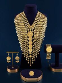 A Set Of Accessories Suitable For Gulf Countries, Such As A Simple, Stylish, Sweet, Exaggerated And Retro European And American Style, In Golden Color And Copper Material, With High-End And Atmospheric Fashion. It Includes A Necklace, Bracelet, Ring, And Earrings. Perfect For Outings, Casual Gatherings, Daily Wear, Christmas, And Other Festival Gifts For Girlfriends And Parents.