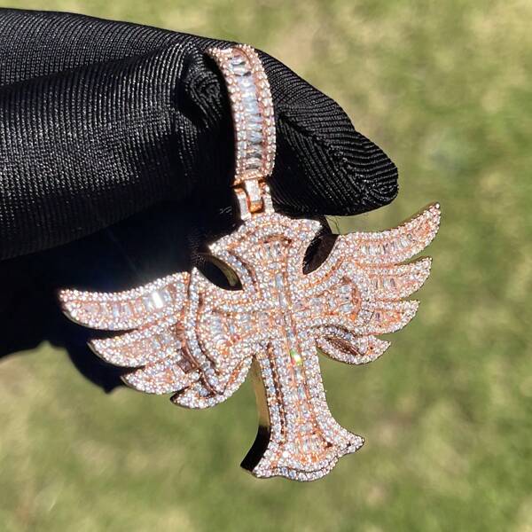 DUBSS 1 Pezzo Ciondolo di Collana a Croce e Ali d Angioletto con Pietre Brillanti, Placcato, Gioiello Stile Hip Hop per Uomo