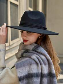 1 pezzo Cappello piatto alla moda retrò elegante carino casual da festa bohémien di colore solido per le donne, cappello in feltro di lana per autunno e inverno, adatto per uscite, feste e look da strada