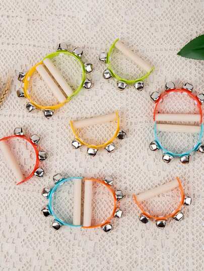 جرس يدوي 1 قطعة، جرس عربة الزلاجة الملونة، جرس هزاز يدوي مصنوع من الخشب مع مقبض كآلة موسيقية، هدايا للمدرسة وطرقعات وماركاس وإكسلوفون وجرس مكتبي للحفلات والزينة خلال عيد الميلاد