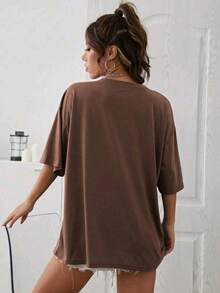 Oversized Women's Casual Off Shoulder 100% Cotton T-Shirt With Animated Figure Print - 鏽棕色 - 查看 2