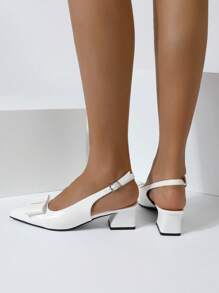 Nouvelle mode Talons hauts blancs épais pour femmes. Chaussures pour femmes, sandales, chaussures pointues, sabots à talon moyen, chaussures d'été transparentes, chaussures babies pour la Saint-Valentin