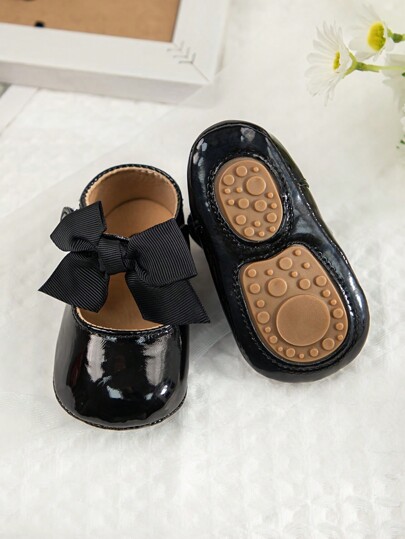 1 Paar Säuglingsbaby Mädchen einfarbige Schmetterling PU Klettverschluss Design weiche Sohle leichtgewichtige atmungsaktive Vorkrabbel-Schuhe, süßer Prinzessinnenstil, geeignet für Frühling und Herbst, 0-15 Monate