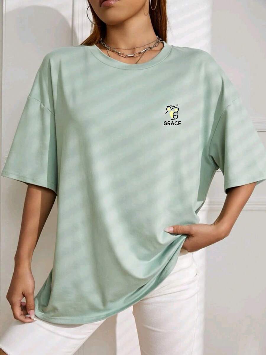Oversized Women's Casual Off Shoulder 100% Cotton T-Shirt With Paw And Animated Letter Print - màu xanh lá - Xem 1