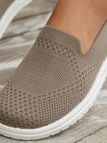 Simple New Slip-On Breathable Low-Top Summer Casual Superlight Solid Color Anti-Slip Driving Lightweight Retro Style Shoes For Women