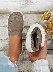 Simple New Slip-On Breathable Low-Top Summer Casual Superlight Solid Color Anti-Slip Driving Lightweight Retro Style Shoes For Women