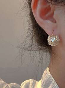 1 对奢华时尚自然风白色花形树脂石球耳钉 情人节、妈妈、母亲、母亲节、礼物 - 金黃色 - 查看 4