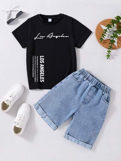 طقم قصير الأكمام للأولاد مكون من تي شيرت بطباعة حرفية وشورت جينز كاجوال مكون من قطعتين