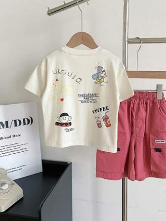 Camiseta Larga com Estampa de Slogan e Gráfico Cartoon de Menino, Verão