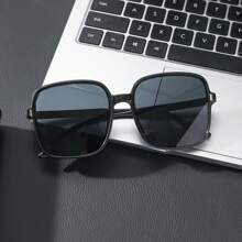 2 件/套男士时尚商务仿双目条形刻度简约圆形表盘石英钢带手表 + 时尚太阳镜套装，适合作为返校季、生日、周年纪念日的礼物