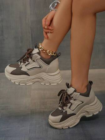 Damen Plateau Sneaker mit Rundzehen, Schnürverschluss und dicker Sohle für Lässig Fashion und Studenten