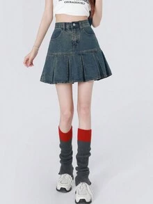 YEAE | YKK Vintage Blue High-Waisted Pleated A-Line Skirt - Medium Wash - View 2