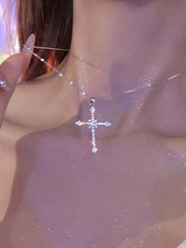 1 pieza Collar con diseño de cruz en forma de estrella de doble punta con cristales completos