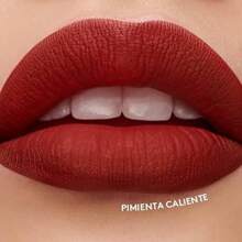 Lapiz labial en Barra Mate COLORFIX 24hrs Esika, Tono Pimienta Caliente mantiene tus labios suaves e hidratados - Rojo Realeza - Ver 4