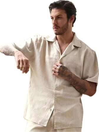 Camicia estiva casual da uomo a maniche corte e colletto classico, realizzata in lino naturale per unesperienza di indossamento unica e confortevole