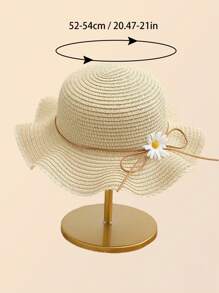 Un chapeau de soleil en paille de style mignon de princesse avec de petites fleurs pour les activités extérieures, les plages et le port quotidien des tout-petites filles, idéal pour l'été