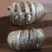 1pc Alloy Metal Embossed  Totem C-Shape Adjustable Bangle, Vintage Minimalist Style For Women