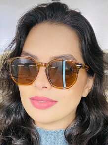 Stylish Classic Rectangular Women's Sunglasses - Yellow - View 5