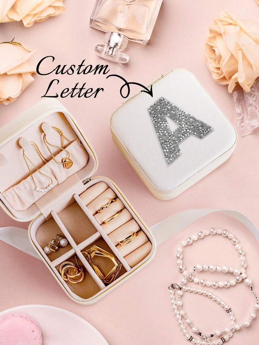 1 件定制字母珠宝盒、定制诞生花珠宝旅行盒、个性化雕刻皮革珠宝盒、定制伴娘珠宝盒、带有名字和诞生花的个性化旅行珠宝盒、个性化伴娘礼物、珠宝收纳盒、珠宝收纳、婚礼礼物、周年纪念礼物、送给她的礼物 - 彩色 - 查看 1