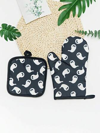 2pcs  Halloween Microwave Oven Gloves, Ghost Black Heat Resistant Cooking Oven Mitts, Kitchen Restaurant Bakeware Insulated Gloves  Halloween Party,Home Decor,Kitchen Decor, Halloween Decor,Room Decor,Christmas Decor,Party Decor,Party Gift, Halloween Decorations,Christmas Decorations, Halloween Gift,Christmas Gift,Kitchen Items,Kitchen Utensils,Kitchen Tools,Kitchen Things.