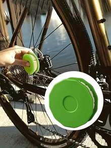 1pc Bicycle/Bike Chain Oil Lubricator, Portable Chain Lubricant Roller Cleaner Lubricant Device ,Keep Your Bike Chain From Rusting - Multicolor - View 1