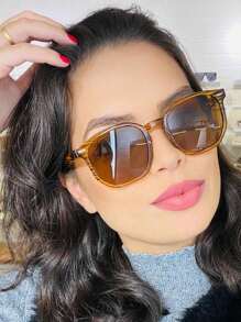Stylish Classic Rectangular Women's Sunglasses - Yellow - View 3