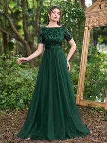Faeriesty Đầm dạ hội dài chấm đất thanh lịch với lớp vải chiffon phủ ngoài, kiểu dáng nhẹ nhàng, thanh thoát. - Màu xanh lá cây đậm - Xem 3