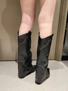 秋冬优雅女士时尚靴 - 经典套脚高跟铆钉西部靴，黑色高跟踝靴，棕色高跟踝靴，搭配连帽衫的理想之选，英伦风女靴，适合搭配牛仔裙等户外服饰，时尚百搭，可与毛衣、牛仔靴、女牛仔靴以及科切拉音乐节等场合穿着。 - 黑色 - 查看 2