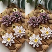 1 pieza Molde de silicona con diseño floral 3D en forma, moldes de flores de loto y margarita hechos a mano, ideal para hacer colgantes de resina, aretes, encantos para llaveros, accesorios de joyería DIY, jabón, velas aromáticas, yeso, resina y arcilla polimérica, de fácil desmoldeo, suministros de decoración para el hogar, regalos para bodas, graduaciones, cumpleaños, fiestas y festivales
