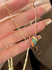 1pc French Retro Elegant Handmade Enamel Color Circle Pendant Necklace (2 Styles Random Delivery)