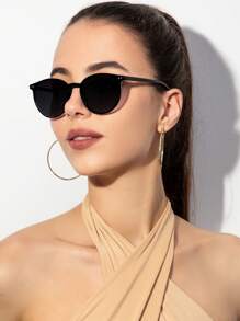 Gafas de sol redondas polarizadas de plástico, estilo vintage clásico para mujer, protección UV para deportes al aire libre, ciclismo, conducción, pesca, vacaciones en la playa. Accesorios de playa para mujer. Gafas de sol básicas que combinan con suéteres, vaqueros, pantalones de chándal, sudaderas con capucha, chaquetas, vestidos y camisas de manga larga. Sombras elegantes para salidas familiares, viajes, vacaciones y verano en la playa