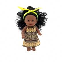 5英寸非洲女孩娃娃，模拟婴儿娃娃，PVC亲肤身体，浓密的黑色卷发，可搭配漂亮的发型，逼真的眼睛和笑容，活跃的四肢和头部，作为送给儿童和女孩的快乐礼物和节日礼物[此链接中的产品娃娃头带颜色和图案是随机的] - 5吋女孩娃娃 - 查看 9