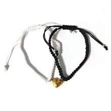 2 Stück pro Set personalisierte Initialen Paar Armbänder in einstellbarer Größe, schwarz und weiß, personalisierte ID-Namen, Geschenke für Paar, Valentinstag Geschenke, aus goldfarbenem oder silberfarbenem rostfreiem Stahl, Herz-förmige Magneten