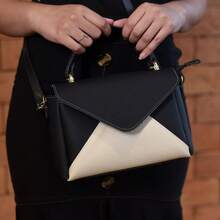 Women's Envelope Bag Bicolor Cross Strap With External Zipper - 黑與白 - 查看 2
