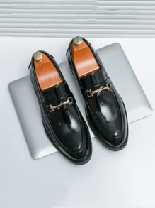 新款男士乐福鞋，英伦风格低帮亮面漆皮混合金属扣装饰，厚底，透气防滑一脚蹬，休闲商务婚礼派对时尚百搭影响者鞋