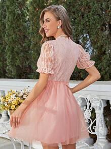 Simplee Vestido de malla con encaje en contraste de manga con volante - Rosa coral - Ver 6