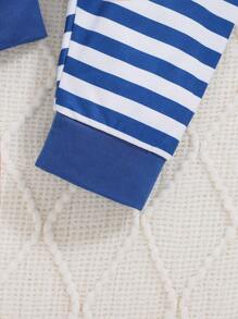 男婴长袖字母印花毛衣、条纹裤和无檐小便帽三件套服装，秋冬 - 藍色 - 查看 3