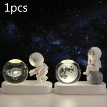 1 件 LED 宇航员小夜灯、水晶球装饰、办公室宇航员装饰、USB 电脑桌面装饰、家居装饰、送给朋友的礼物、圣诞节节日礼物 - 太空人水晶裝飾擺飾 - 查看 2