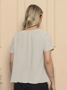 ONLYONE - SHORT SLEEVE BLOUSE WITH OPENING AT THE NECKLINE IN LIGHTWEIGHT, COOL AND BREATHABLE DUNAS FABRIC - SHEIN WOMEN'S BLOUSES - 淺灰色 - 查看 2