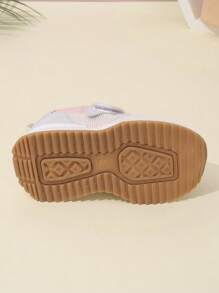 1 双儿童/幼儿女孩 PU 拼布和钩环休闲低帮运动鞋，适合 2-8 岁女孩，适合日常穿着、室内/户外跑步、运动散步、学校和户外活动，适合春季、夏季和秋季