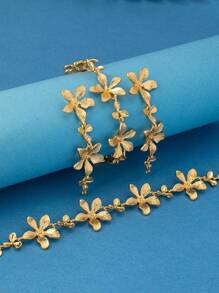 A Set Of Floral Necklaces, Bracelets, Earrings Suitable For Attending Parties And Banquets - Yellow Gold - View 3
