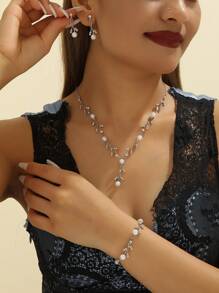 4-teiliges Perlenschmuckset Im Japanischen Und Koreanischen Stil, Bestehend Aus Halskette, Ohrringen Und Armband, Perfektes Hochzeits- Und Party-accessoire Für Frauen