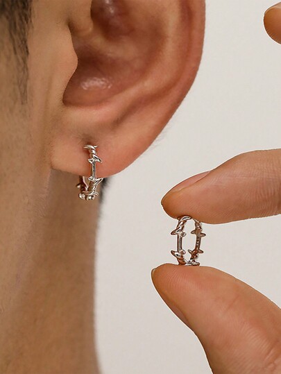 1 Pair Earrings In The Shape Of Wire Rings