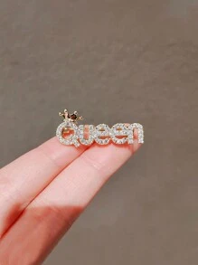 1 szt. Stop cynkowy śliczna litera "KRÓLOWA" broszka dla kobiet, styl japoński przypinki dekoracyjne na sweter, płaszcz, akcesoria do garnituru